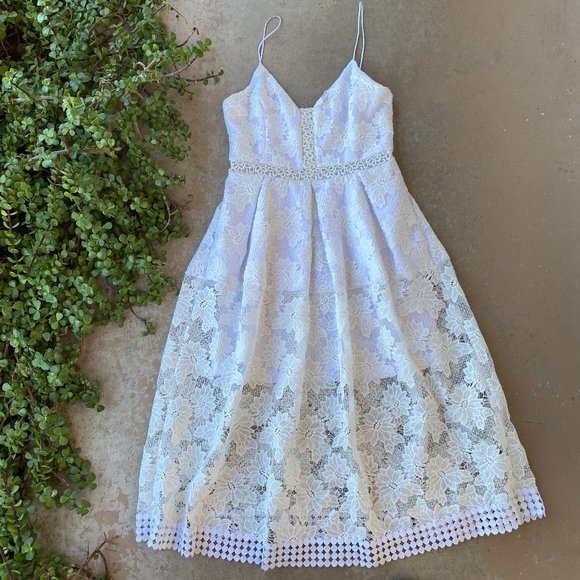 NICHOLAS Dresses & Skirts - NICHOLAS Floral Lace Rouleau Midi Dress in White